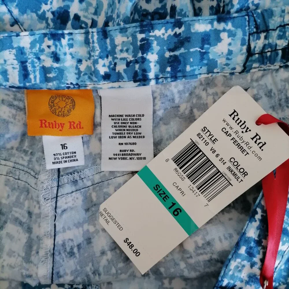 NWT Ruby Rd. Womens Blue High Rise Abstract Print Lightweight Capri Jeans Sz 16